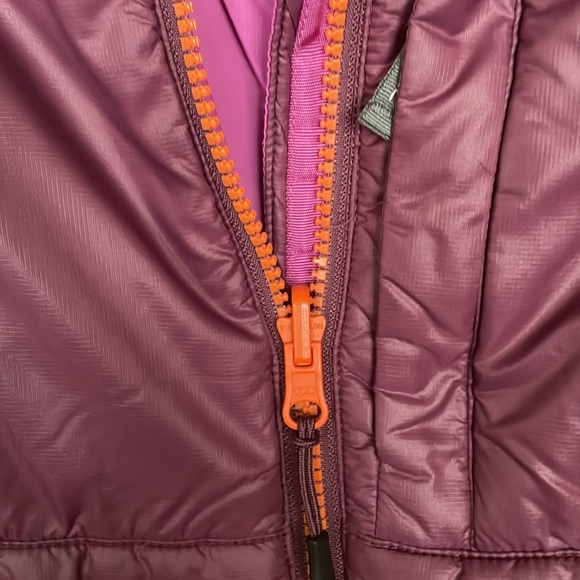 Warm Cabela’s vest. Lightweight. Only worn a few times - Picture 4 of 5